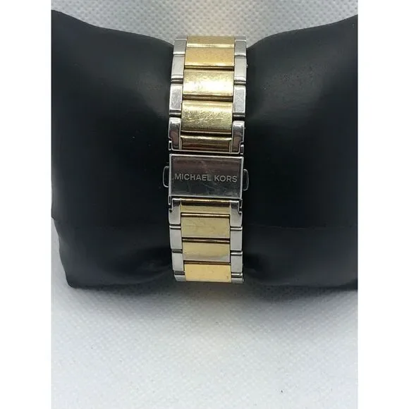 Michael Kors MK5626 Womens Stainless Steel Analog Silver Dial Quartz Watch LP136 - Picture 4 of 9